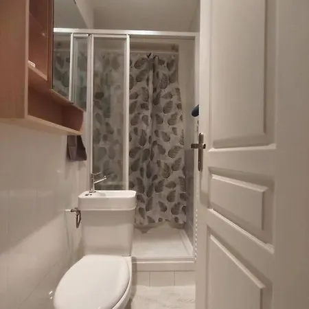 Joli Appart Fonctionnel 2 Pieces Dernier Etage Paris
